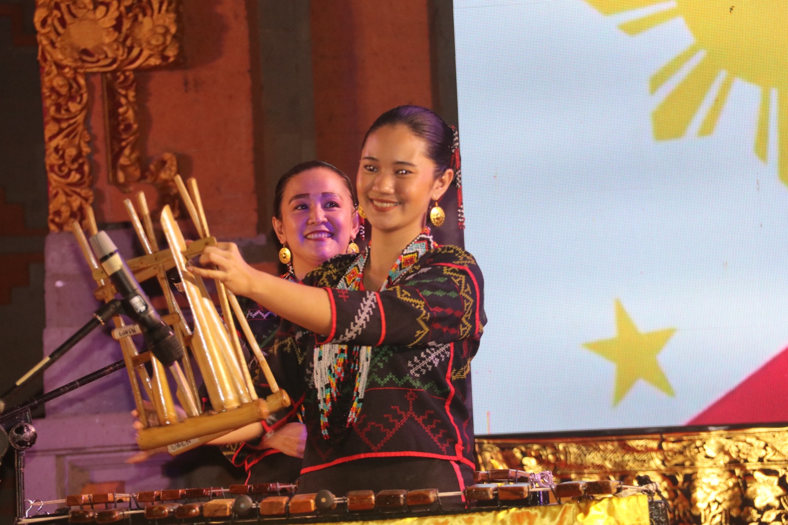 PERTUKARAN BUDAYA: Penampilan salah satu delegasi dalam ajang Buleleng International Rhythm Festival (BIRF) 2026.