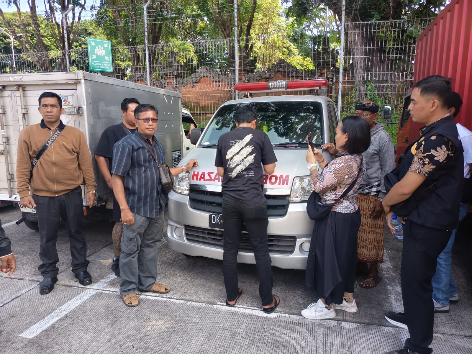 KECELAKAAN KERJA: Proses pemulangan Pekerja Migran Indonesia (PMI) asal Desa Panji, Kabupaten Buleleng, Bali. Pekerja migran tersebut meninggal akibat kecelakaan kerja di Rusia.