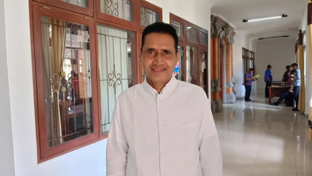 HARUS ADIL: Anggota DPRD Bali, Somvir
