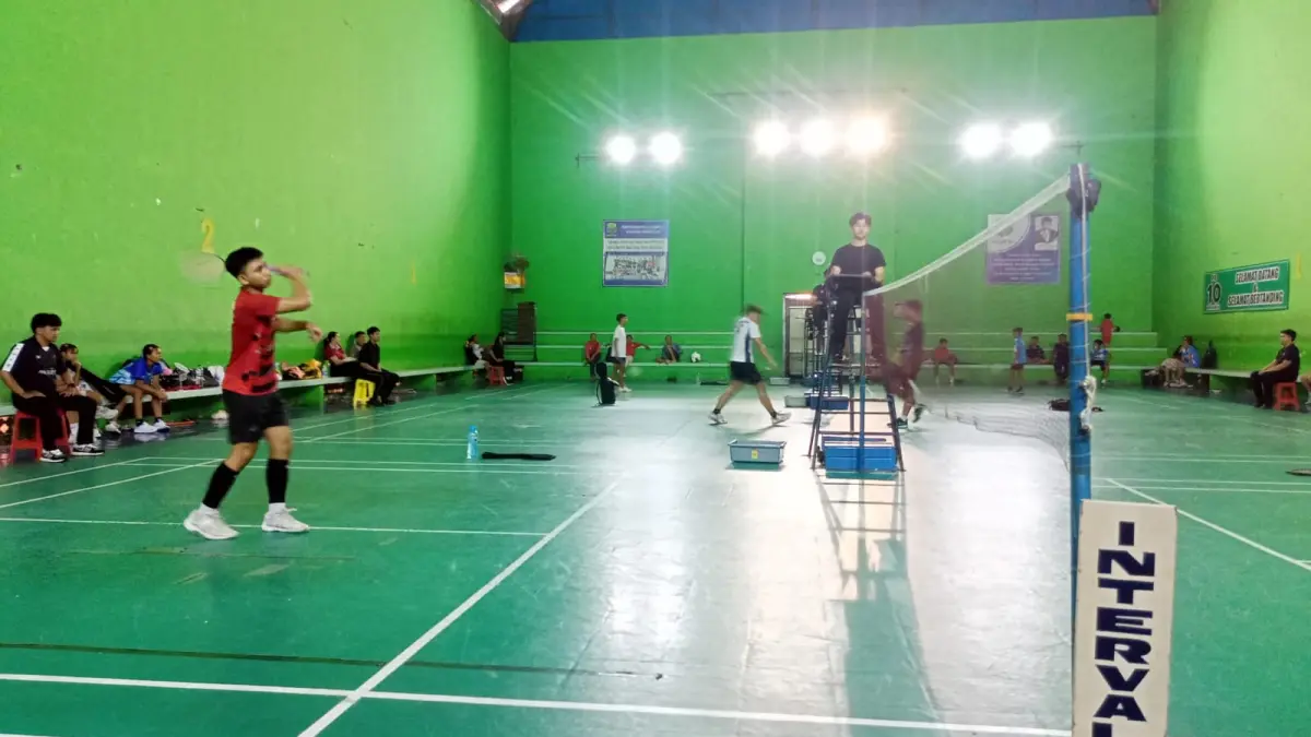 BULU TANGKIS: Seleksi atlet bulu tangkis di GOR PBSI Buleleng dalam rangka persiapan Porjar Bali 2026. (Pemkab Buleleng)