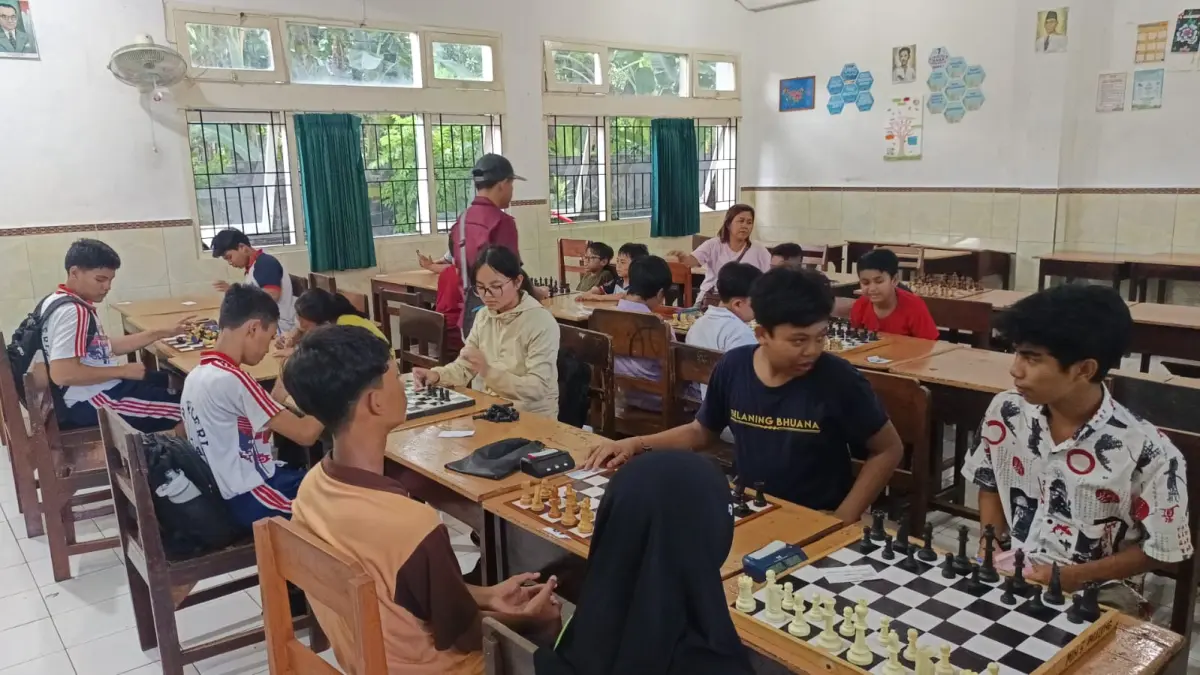 KOMPETISI: Suasana pertandingan dalam Kejuaraan Catur dalam rangka HUT ke-422 Kota Singaraja. (Percasi Buleleng)