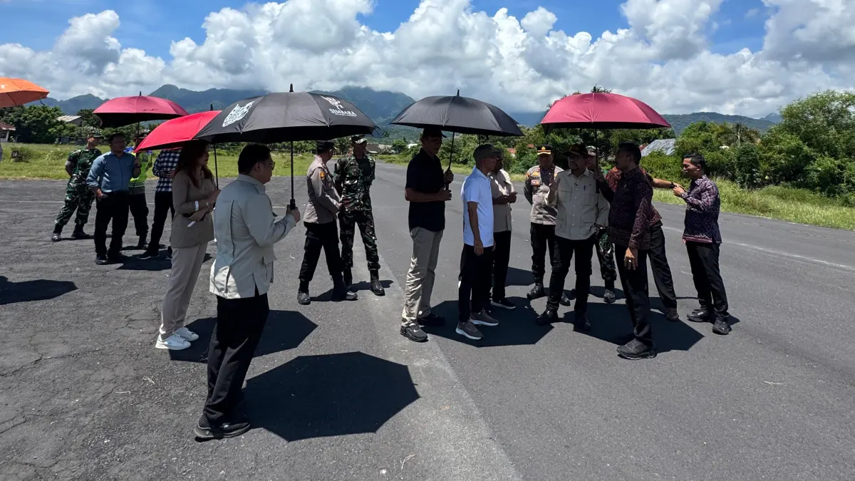 CEK LAPTER: Kepala Kantor Staf Presiden (KSP) RI, Muhammad Qodari, saat berkunjung ke Lapter Letkol Wisnu. (Radar Buleleng)