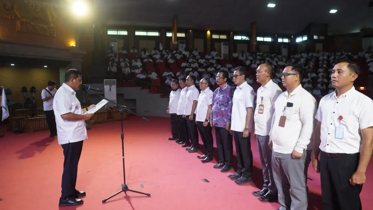 BAWA ASPIRASI: Suasana pengukuhan Persatuan Perangkat Desa Indonesia (PPDI) Buleleng, di Gedung Kesenian Gde Manik, pada Rabu (15/4/2026). (Francelino Junior/Radar Buleleng)
