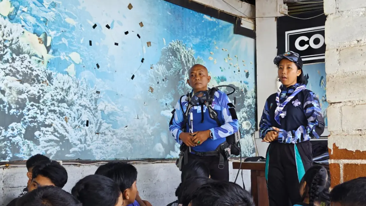 LATSAR: Pelatihan Dasar (Latsar) Saka Bahari Kwarcab Buleleng. Para peserta dikenalkan berbagai materi yang terkait dengan konservasi, diving, serta keselamatan di laut. (Distankan Buleleng)