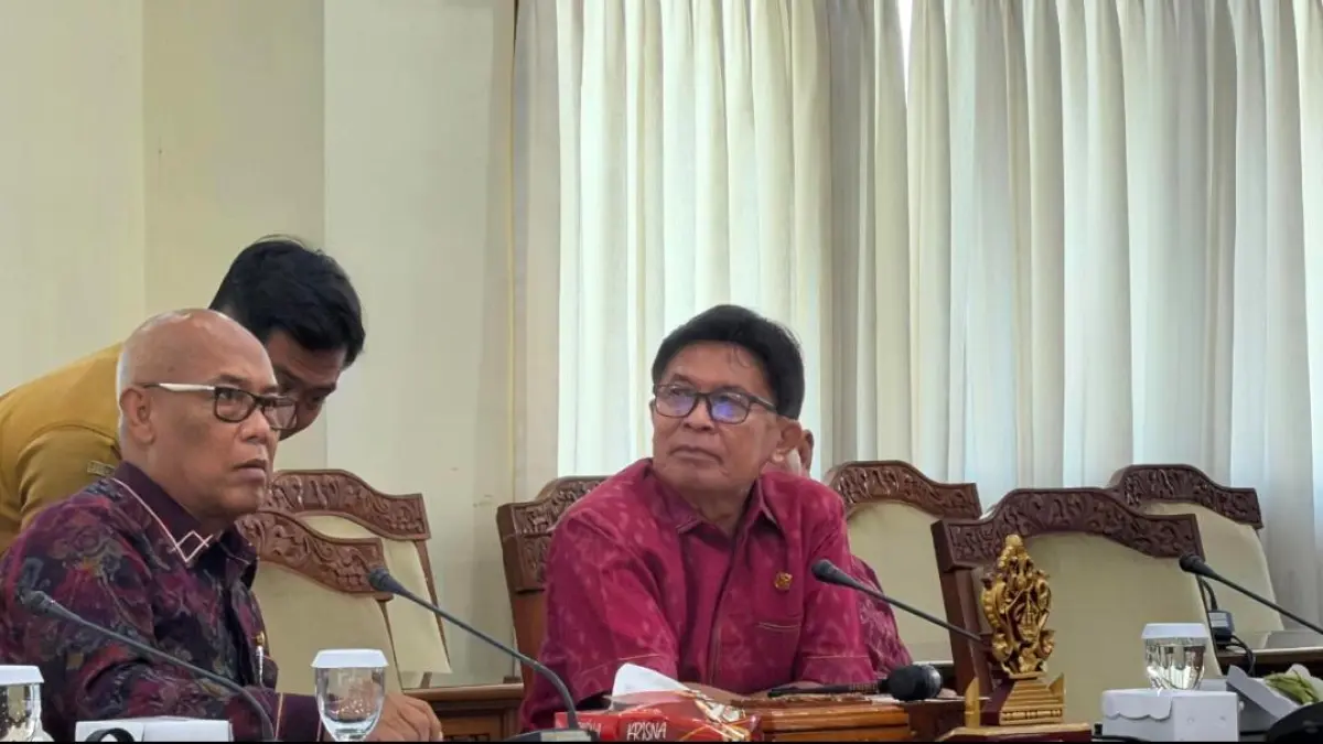 BAHAS TANAH NEGARA: Rapat Pansus TRAP DPRD Bali yang membahas penguasaan tanah negara oleh perorangan. (DPRD Bali)
