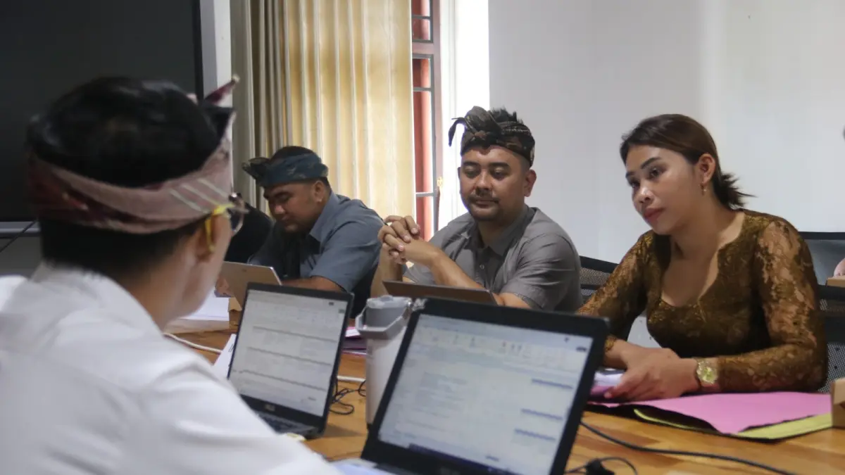 ANTI KORUPSI: Suasana penilaian desa anti korupsi oleh Inspektorat di Buleleng.  (Pemkab Buleleng)