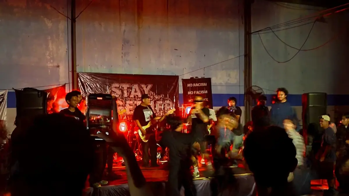 ENERGIK: Gigs bertajuk "Final Stomp" yang digagas oleh Komunitas Singaraja Movement. Bukti skena hardcore di Bali Utara tetap eksis.