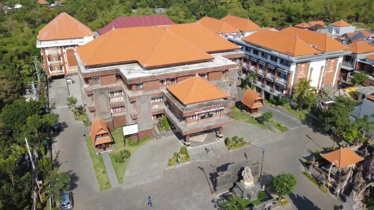 KAMPUS: Suasana kampus Institut Mpu Kuturan di Jalan Pulau Menjangan, Singaraja. (Institut Mpu Kuturan)