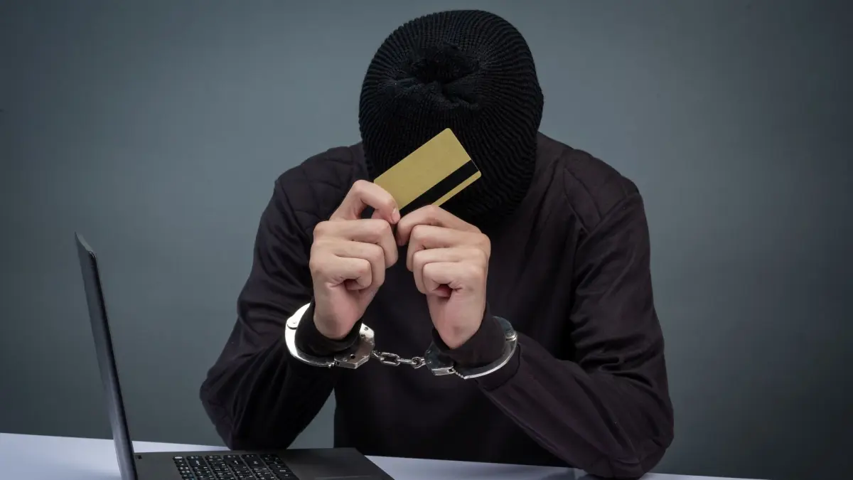 ilustrasi scamming (magnific)