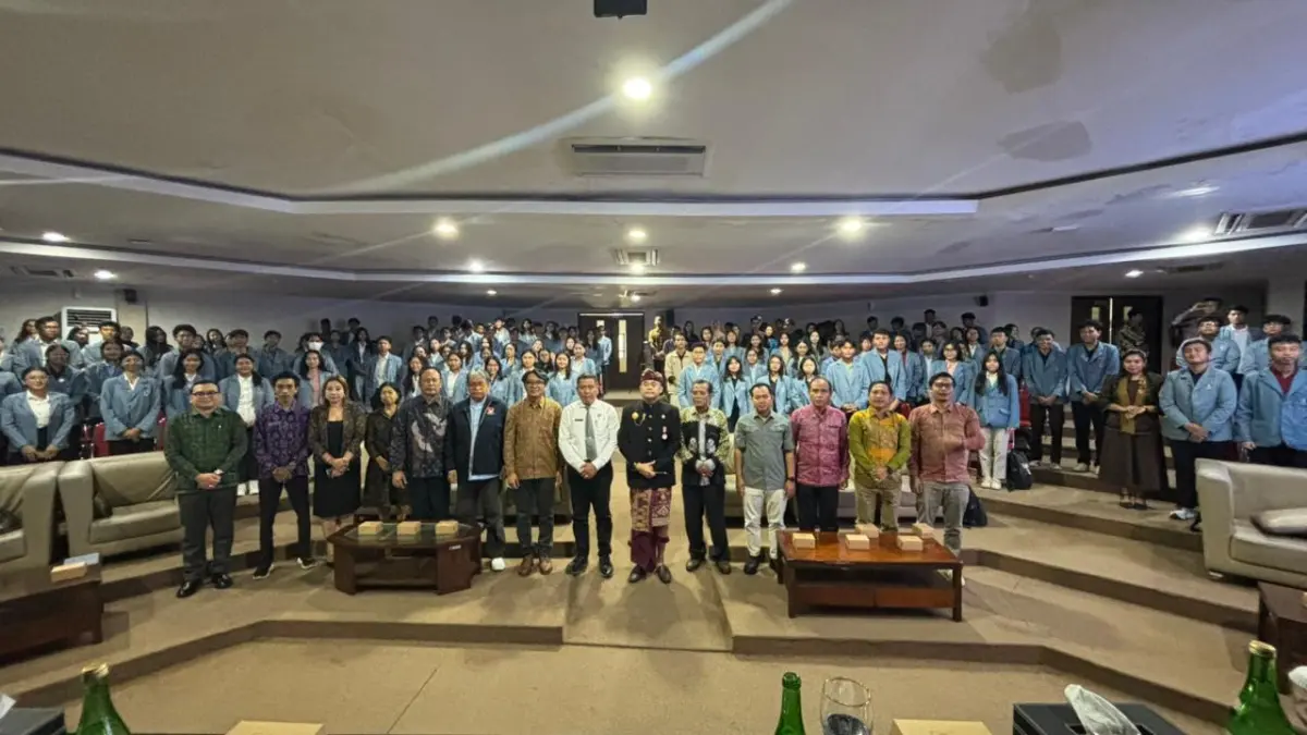 MENGENANG MR. PUDJA: Suasana seminar bertajuk "Memperingati Hari Lahir Pahlawan Nasional I Gusti Ketut Pudja" yang digelar di Undiksha pada Selasa (19/5/2026). (Humas Undiksha)