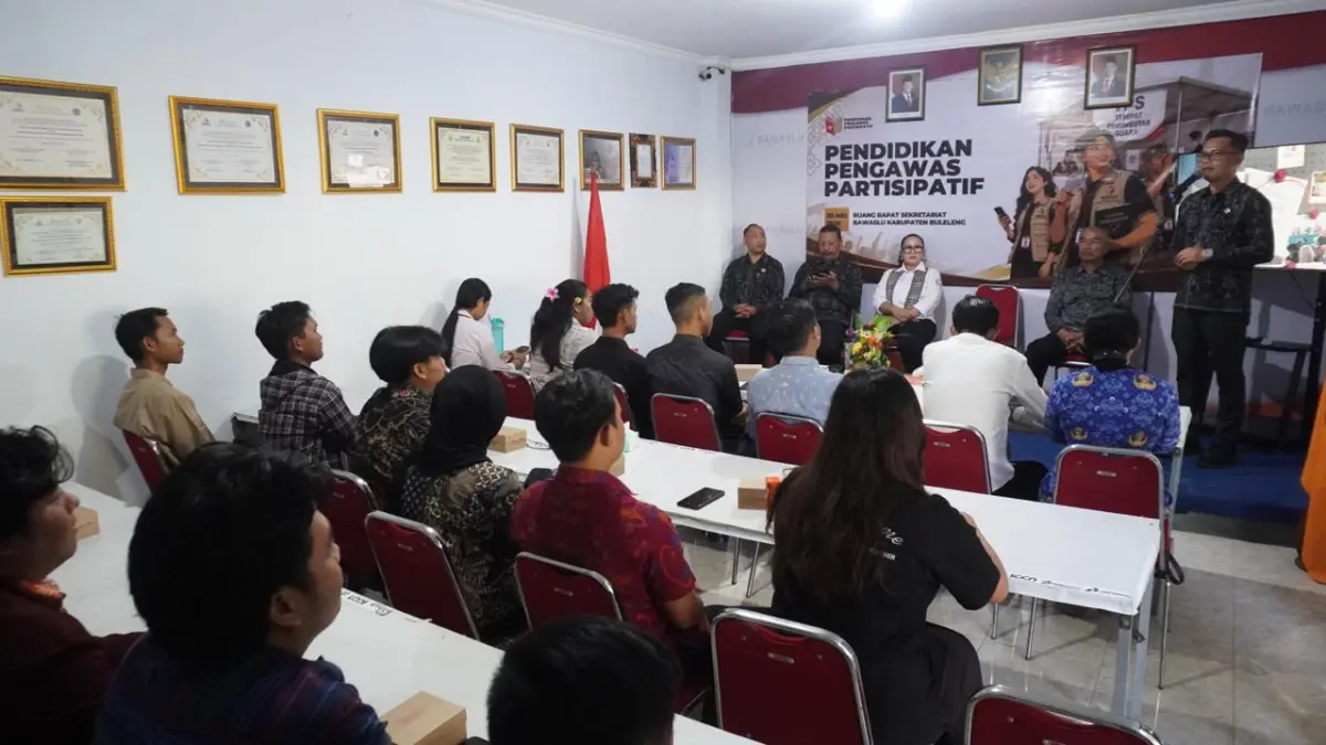 LIBATKAN MASYARAKAT: Suasana pendidikan pengawas partisipatif yang digelar di Bawaslu Buleleng. (Bawaslu Buleleng)