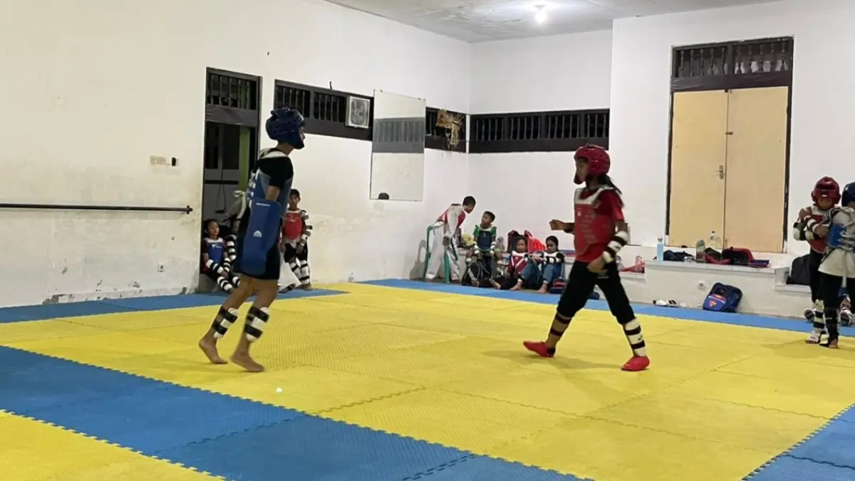LATIHAN: Suasana latihan atlet taekwondo Buleleng. Mereka bersiap menghadapi Porjar Bali 2026. (Taekwondo Buleleng)