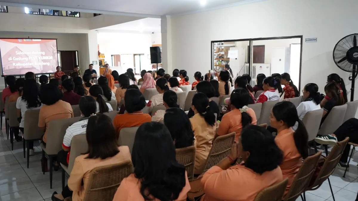 SOSIALISASI: Sosialisasi pencegahan dan deteksi dini alergi pada anak. Sosialisasi itu menyasar anggota Dharma Wanita Persatuan (DWP) Buleleng. (Pemkab Buleleng)