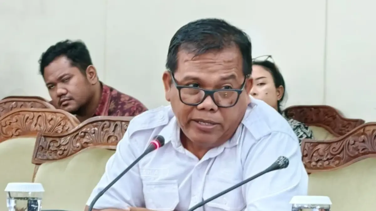 BERI SARAN: Ketua Fraksi Gerindra DPRD Bali, Gede Harja Astawa. (DPRD Bali)
