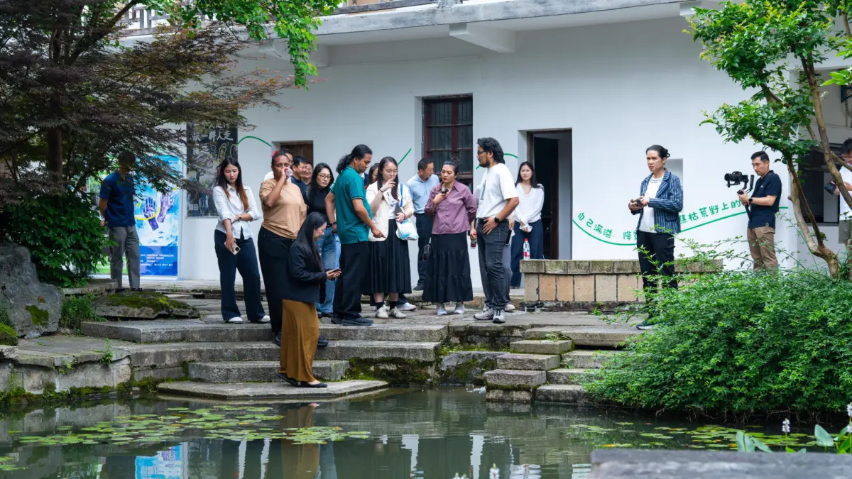 WADAH BAGI DIGITAL NOMAD: Suasana di NCC Heiduo Island Digital Nomad Community, Provinsi Anhui, Tiongkok. Lokasi ini menjadi wadah para digital geek membangun proyek dan bekerjasama. (Eka Prasetya/Radar Buleleng)