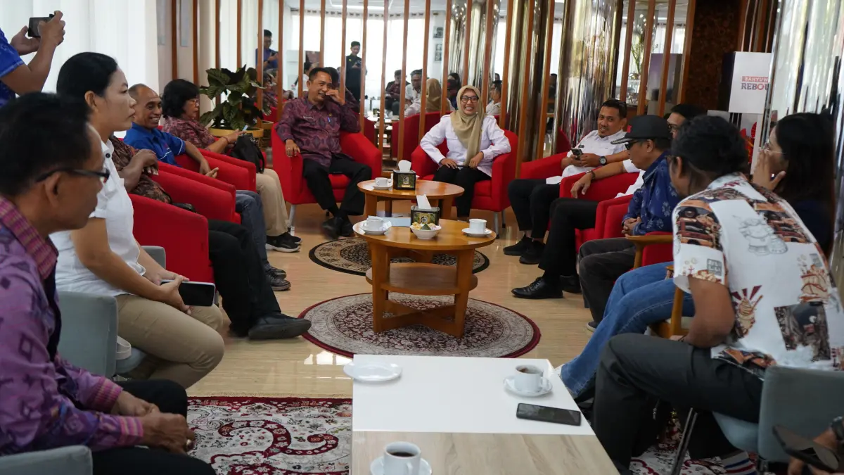 KUNJUNGI BANYUWANGI: Tim Dinas Kominfo Buleleng saat melakukan kunjungan ke Pemkab Banyuwangi. (Francelino Junior/Radar Buleleng)