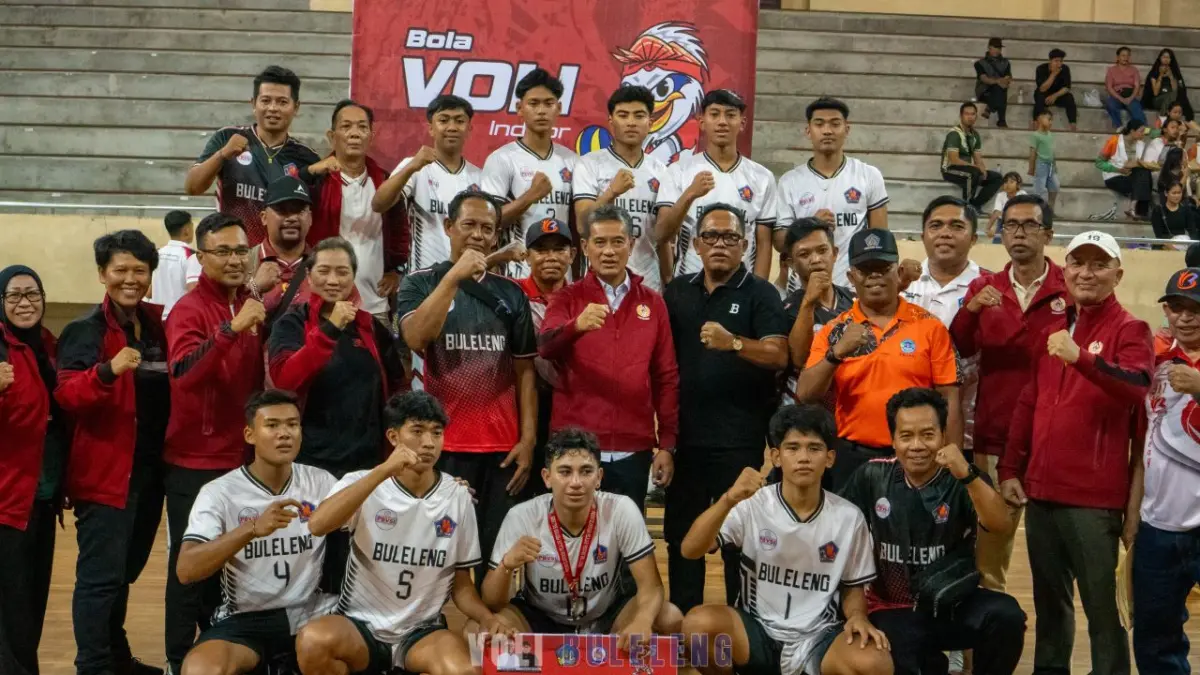 RAIH PERAK: Tim voli SMA/SMK Buleleng berhasil meraih medali perak pada ajang Porjar Bali 2026. (PBVSI Buleleng)