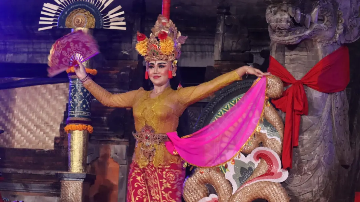 JOGED BUMBUNG: Penampilan Joged Bumbung dari Sanggar Seni Werdhi Suara Banjar Dinas Unusan, Desa Gobleg, Buleleng, pada ajang Pesta Kesenian Bali (PKB) 2026. (Pemkab Buleleng)