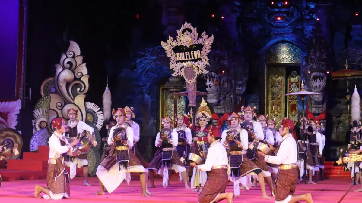 BALEGANJUR: Penampilan duta kesenian Kabupaten Buleleng pada ajang Pesta Kesenian Bali (PKB) 2026. Yowana Shanti Adnyana Desa Anturan tampil sebagai wakil Buleleng. (Pemkab Buleleng)