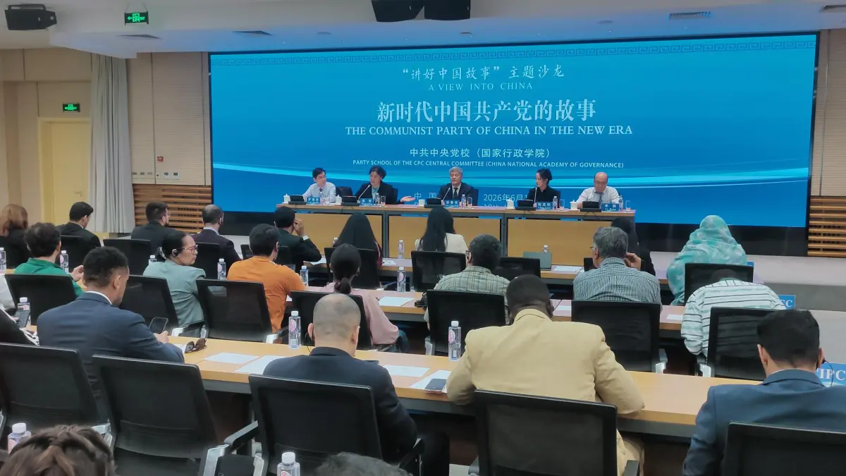 SEKOLAH PARTAI: Agenda perkuliahan di Central Party School of the Communist Party of China (CPC), sekolah kader milik Partai Komunis Tiongkok. Sekolah ini didirikan untuk mencetak kader, pejabat pemerintahan, serta pemikir dan perumus kebijakan negara. (Eka Prasetya/Radar Buleleng)