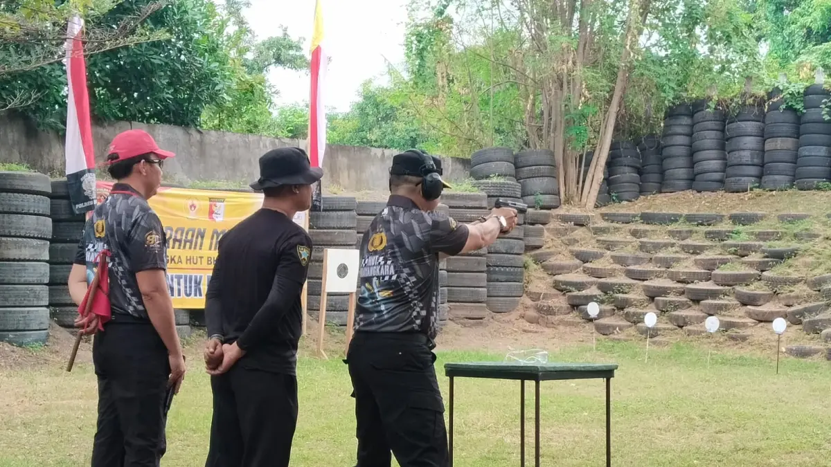 MENEMBAK: Pembukaan Kejuaraan Menembak di Lapangan Tembak Matrix Shooting Club, Buleleng, pada Satbu (20/6/2026). Kejuaraan itu diharapkan melahirkan atlet muda berbakat. (Perbakin Buleleng)