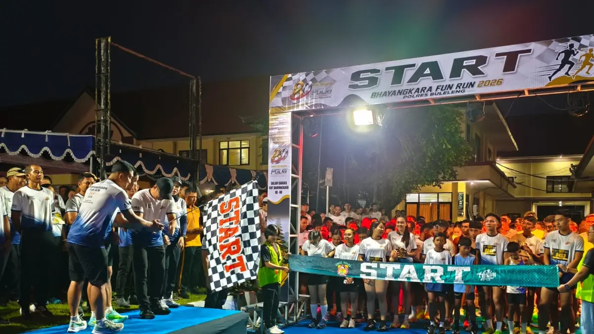 LARI PAGI: Suasana pembukaan Bhayangkara Fun Run yang digelar Polres Buleleng guna menyambut Hari Bhayangkara. (Polres Buleleng)