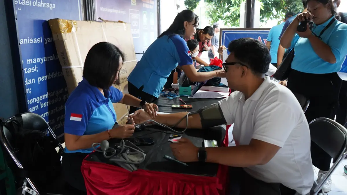 CEK KEBUGARAN: Suasana pengecekan kesehatan dan kebugaran bagi para Aparatur Sipil Negara (ASN) Pemkab Buleleng. (Pemkab Buleleng)