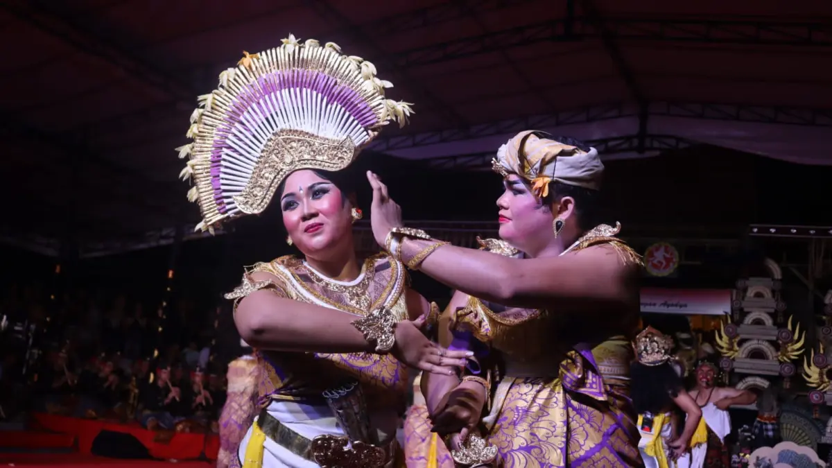 JANGER: Penampilan Sekehe Yowana Mudita Desa Adat Kalibukbuk dalam ajang Pesta Kesenian Bali (PKB) 2026. (Pemkab Buleleng)