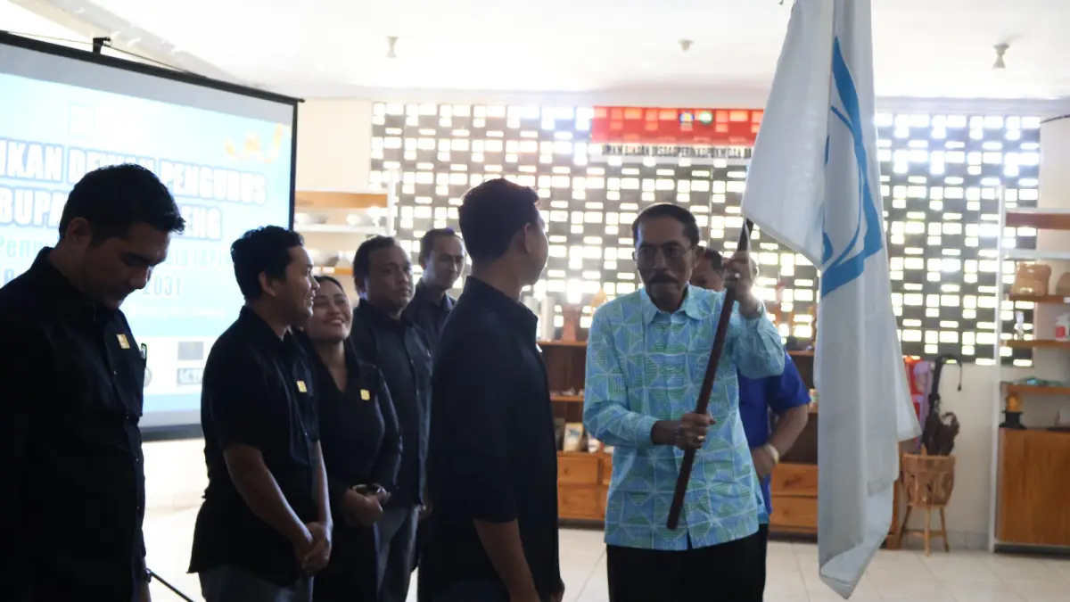 PENGURUS BARU: Suasana pelantikan Asosiasi Pengusaha Indonesia (APINDO) Buleleng di Pusat Layanan Usaha Terpadu (PLUT) UMKM Buleleng, pada Jumat (10/7/2026) lalu. (Pemkab Buleleng)