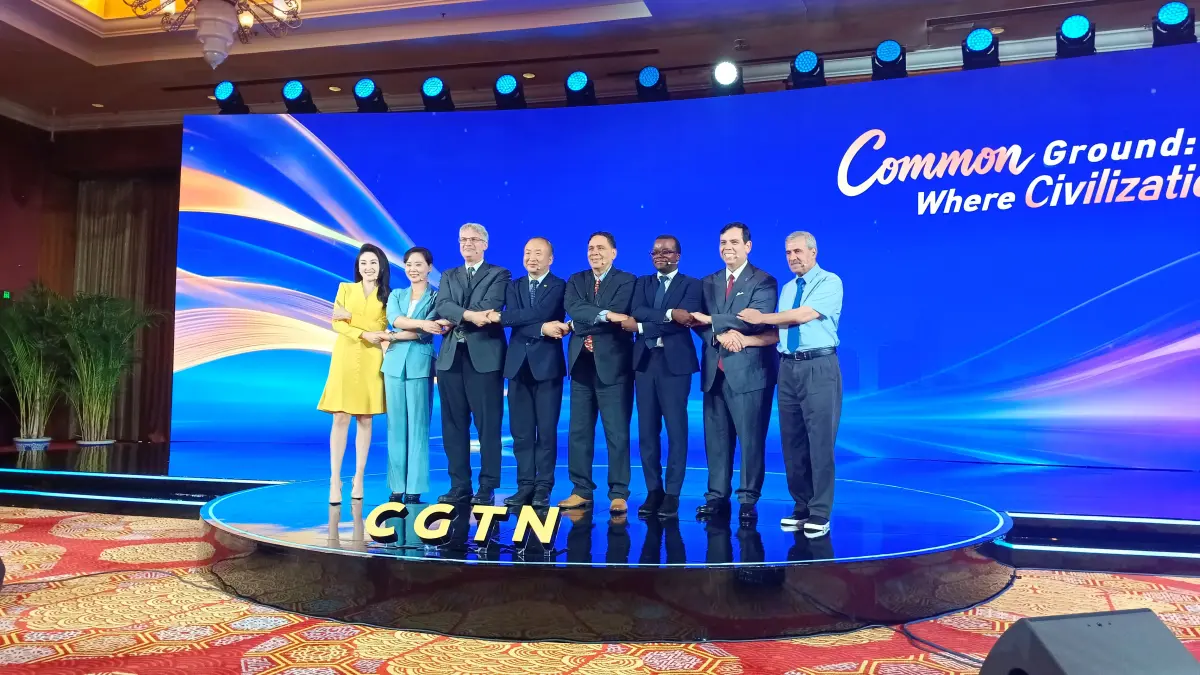 BICARA PERADABAN: Suasana dialog bertajuk "Common Ground: Where Civilization Meet" yang diproduksi China Global Television Network (CGTN). (Eka Prasetya/Radar Buleleng)