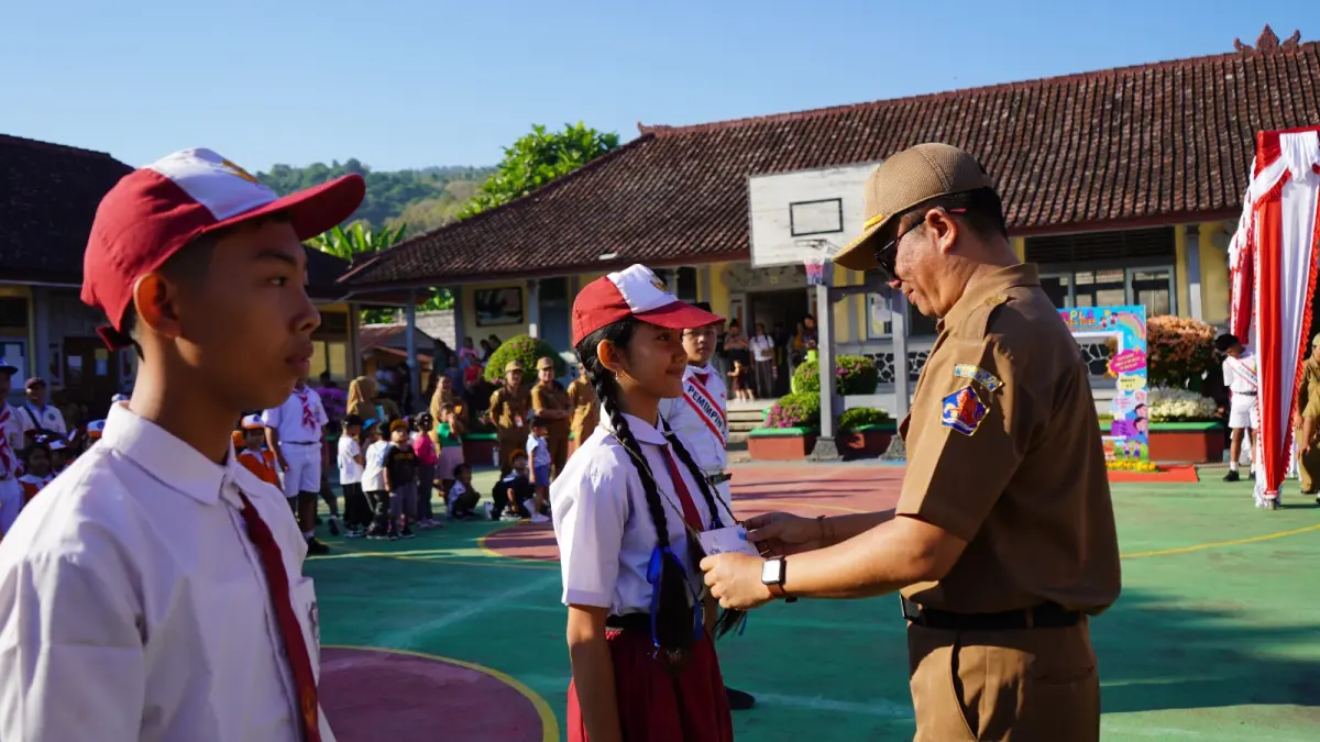MPLS: Pembukaan Masa Pengenalan Lingkungan Sekolah (MPLS) di SMPN 3 Banjar, Kabupaten Buleleng. (Pemkab Buleleng)