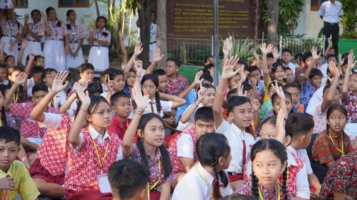 ANTUSIAS: Suasana Masa Pengenalan Lingkungan Sekolah (MPLS) di SMPN 2 Singaraja. (Pemkab Buleleng)
