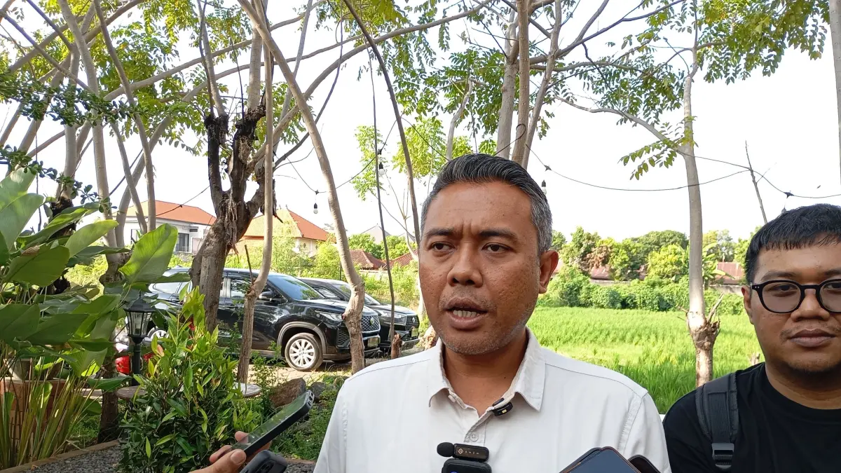 TINGKATKAN PENGAWASAN: Kepala Kantor Imigrasi Singaraja, Anak Agung Gde Kusuma Putra. (Francelino Junior/Radar Buleleng)