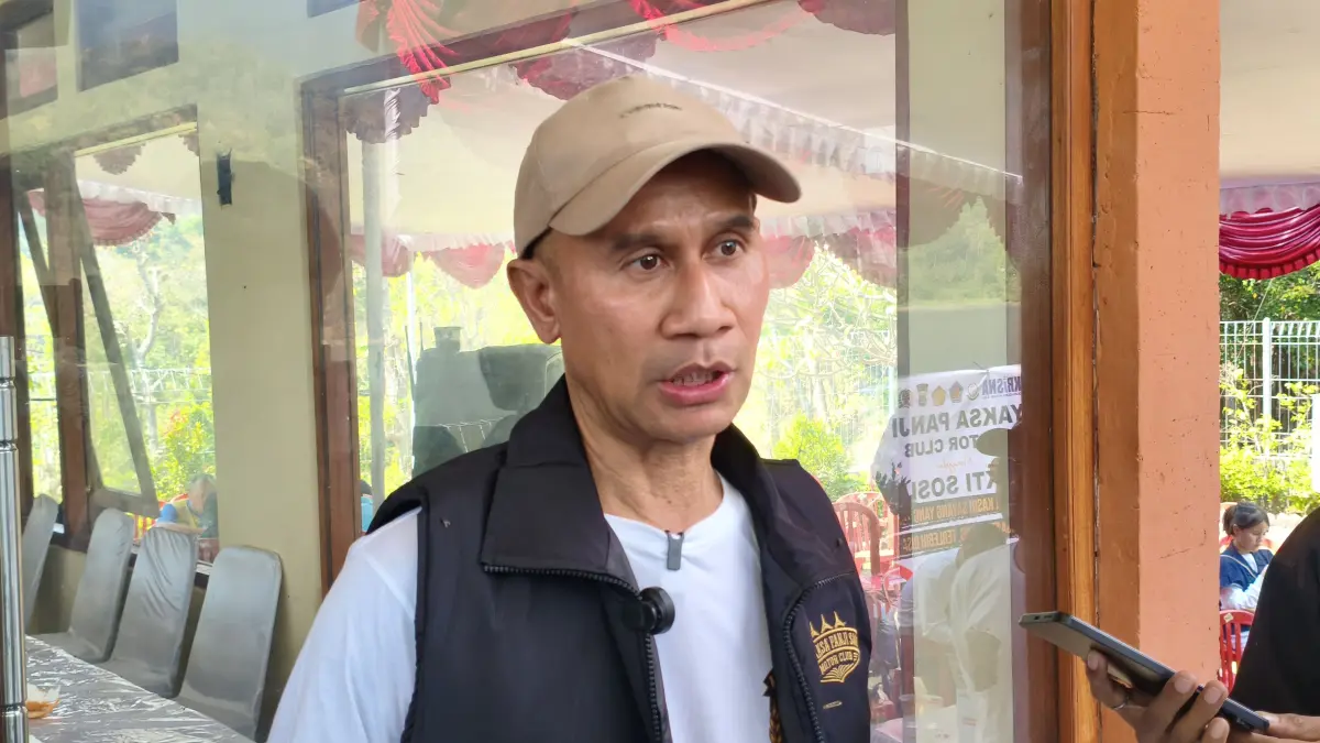 BICARA SIRKUIT: Gusti Ngurah Anom alias Ajik Krisna. Ia menitipkan program pembangunan sirkuit di Buleleng kepada Ketua Umum IMI Bali terpilih. (Francelino Junior/Radar Buleleng)