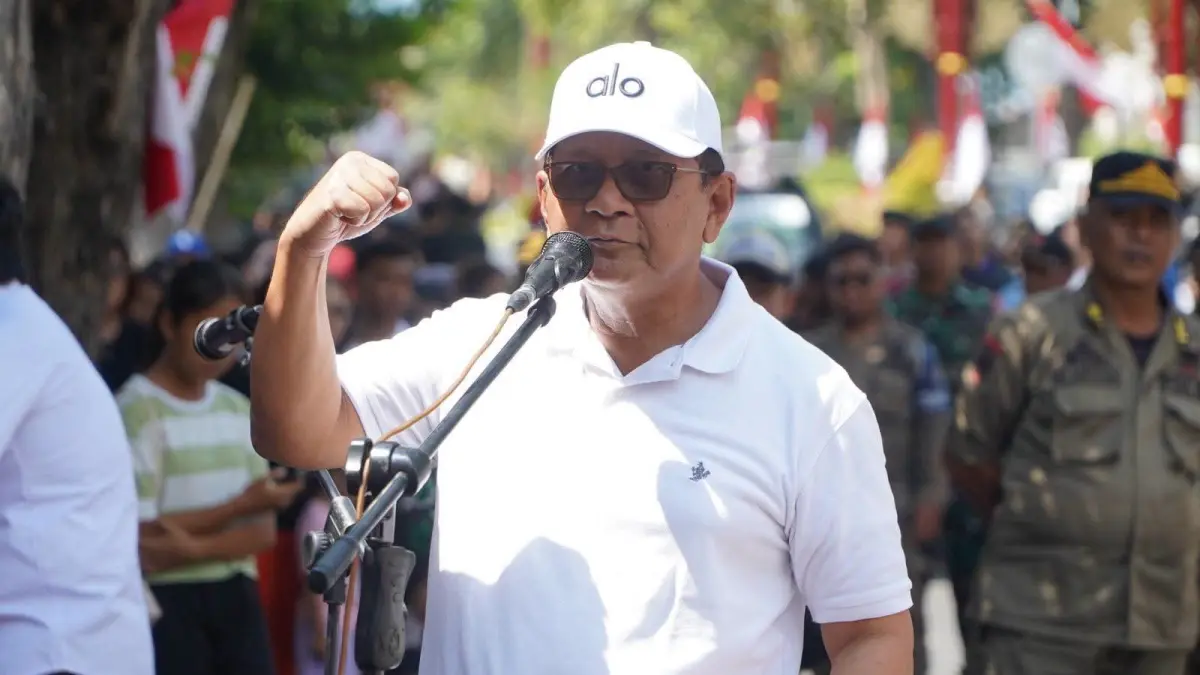 EFISIENSI: Bupati Buleleng, I Nyoman Sutjidra mengatakan Pemkab Buleleng memperketat efisiensi anggaran. (Francelino Junior/Radar Buleleng)
