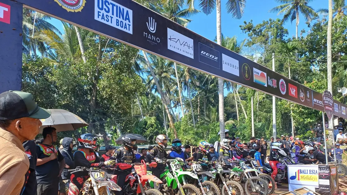KOMPETISI BERGENGSI: Salah satu kejuaraan grasstrack dan motocross yang digelar di Bali. (IMI Buleleng)