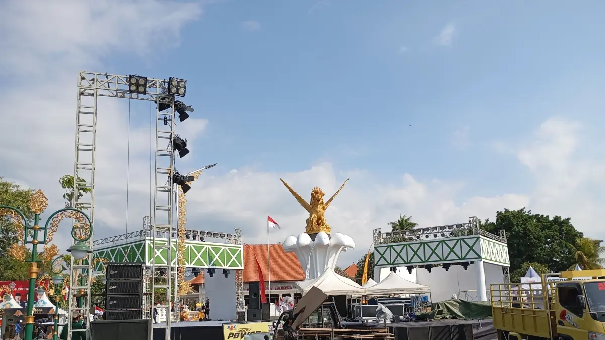 BULELENG FESTIVAL: Suasana di panggung utama Buleleng Festival (Bulfest) 2026. (Francelino Junior/Radar Buleleng)