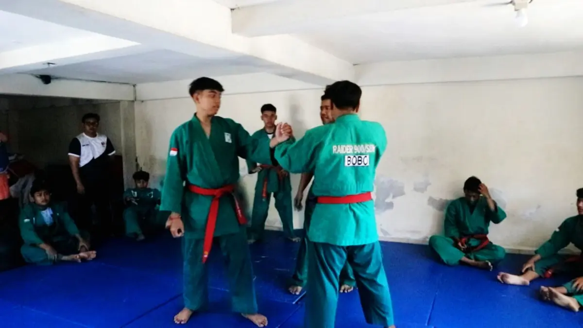MENUJU PORPROV: Atlet bela diri yongmoodo saat berlatih di salah satu sasana beladiri. (Yongmoodo Buleleng)