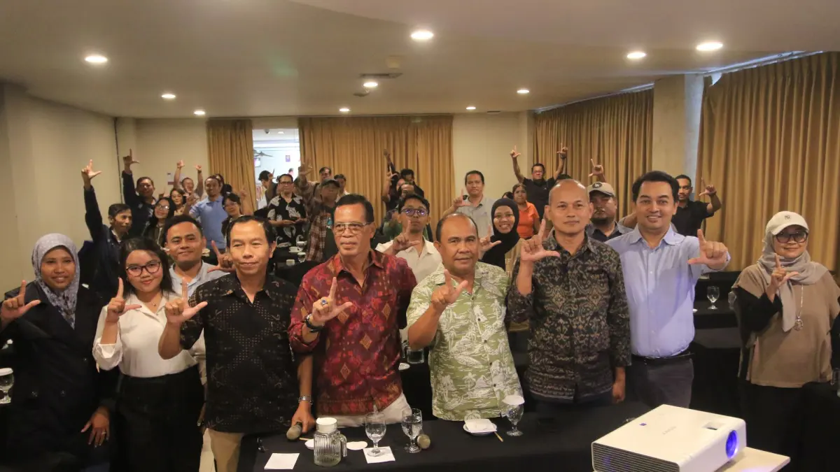 CEK FAKTA: Suasana pelatihan cek fakta yang melibatkan para jurnalis di Bali. (Miftahuddin M. Halim/Radar Bali)
