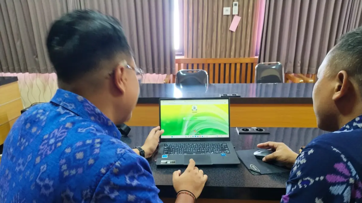 KEMBANGKAN SISTEM DIGITAL: Proses pengembangan sistem digital untuk pendataan penyehat tradisional yang beroperasi di Buleleng. (Pemkab Buleleng)