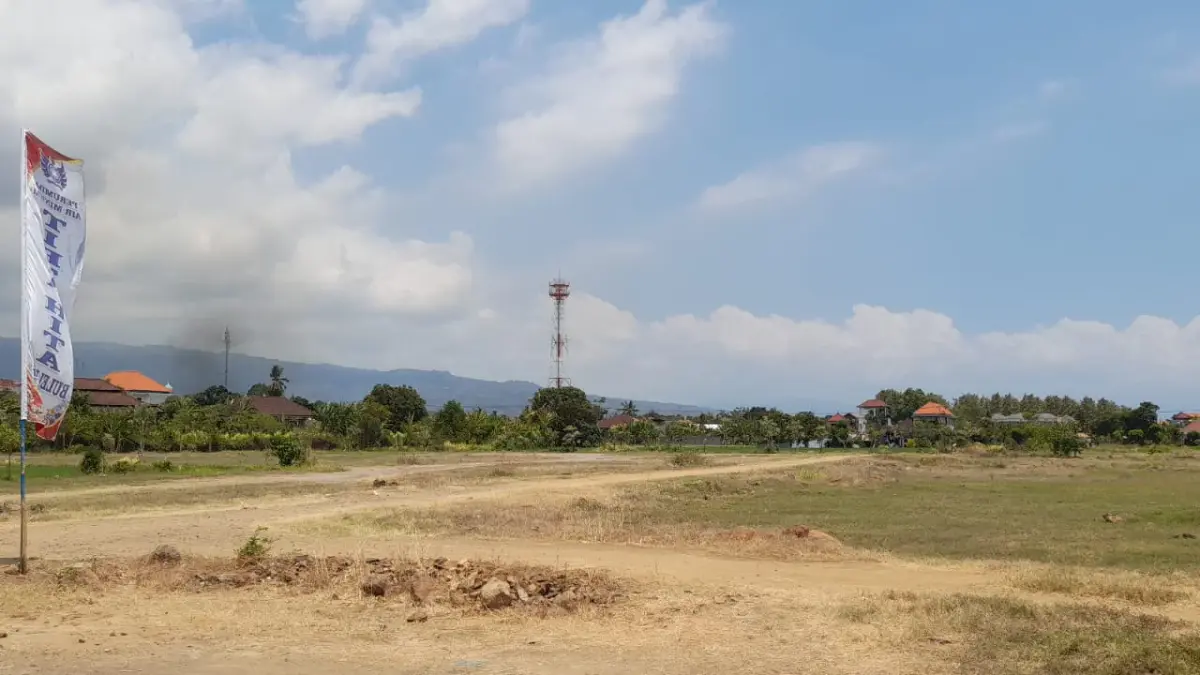 BELUM LAYAK: Kondisi di Sirkuit BMX yang terletak di kawasan Pantai Penimbangan, Singaraja. (istimewa)