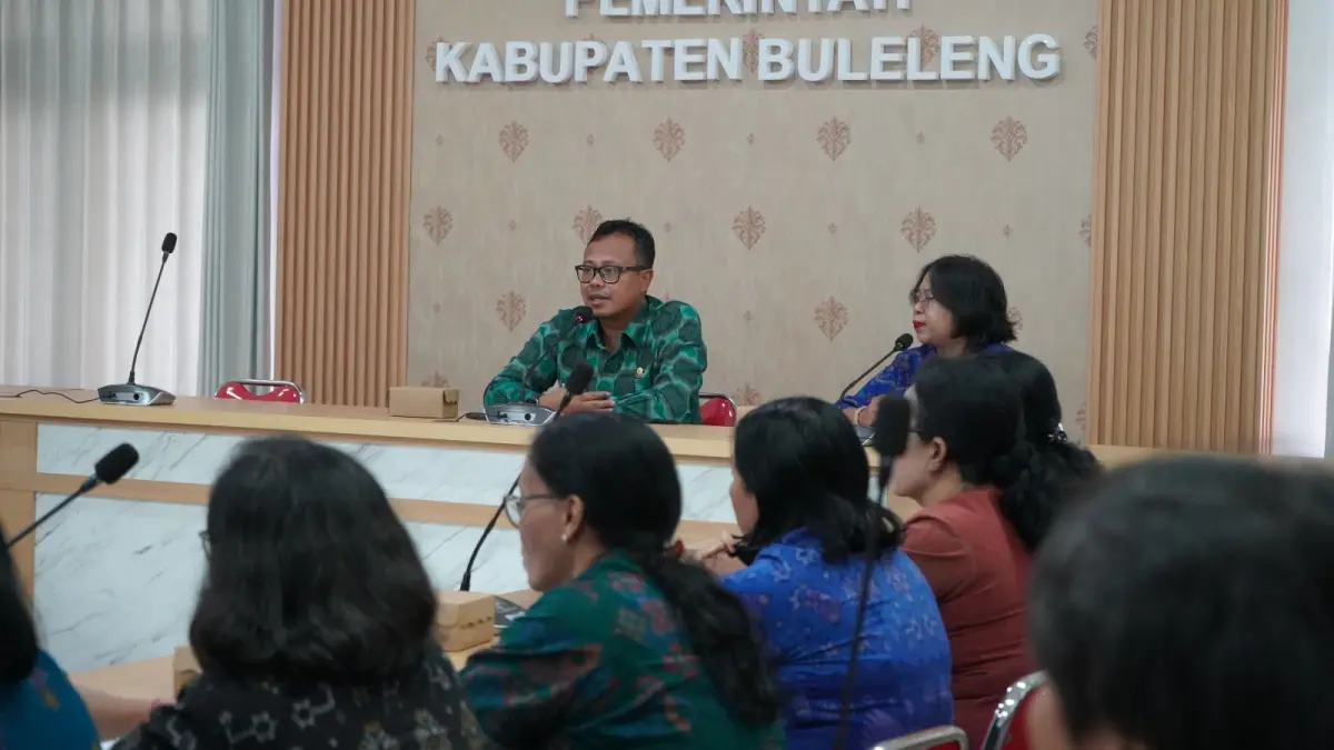 KENALKAN APLIKASI: Suasana sosialisasi aplikasi DIGILAKU di Ruang Rapat BKAD Buleleng. (Pemkab Buleleng)