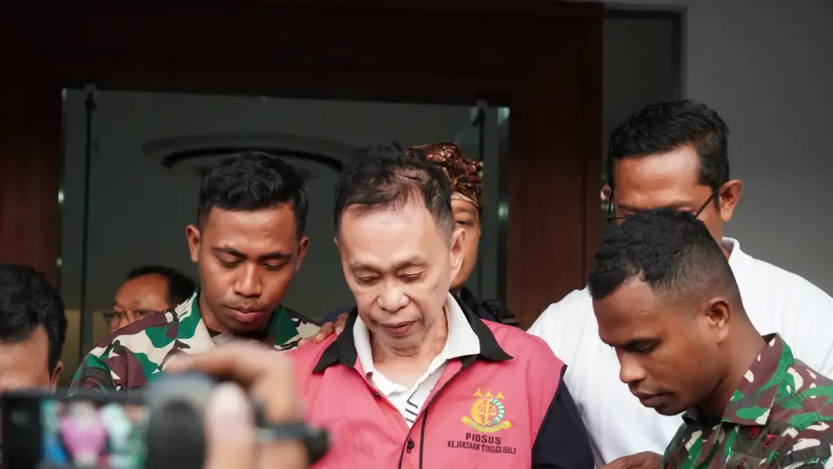 MASUK SEL TAHANAN: Direktur Utama PT Danau Winata Indah (DWI) berinisial SLD ditetapkan sebagai tersangka dalam kasus dugaan korupsi pemanfaatan aset Pemprov Bali. (Kejati Bali)