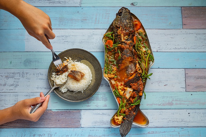Olahan ikan air tawar bermanfaat untuk perkembangan otak anak.