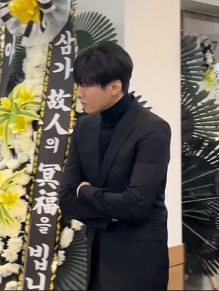 Won Bin menghadiri upacara penghormatan Kim Sae Ron