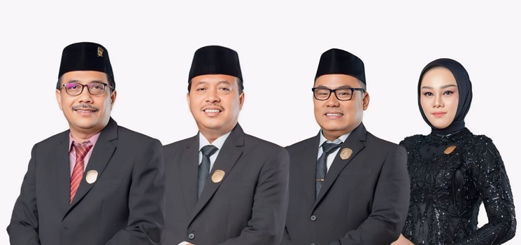 Ketua DPRD Kabupaten Nganjuk Tatit Heru Tjahjono menghadiri pelantikan Bupati dan Wakil Bupati Nganjuk