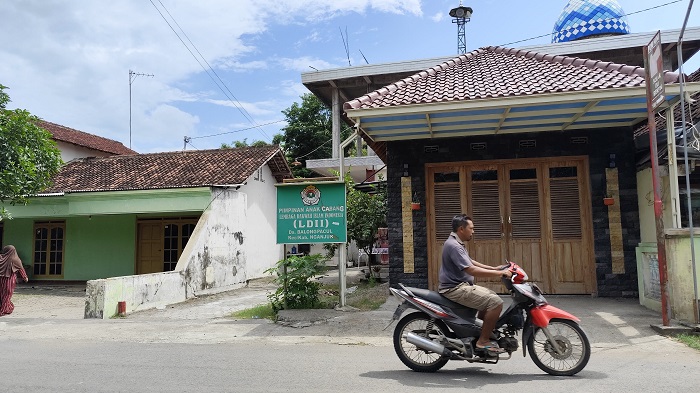 Mbah Dullah dikenal sebagai orang sakti di Desa Balongpacul, Nganjuk.