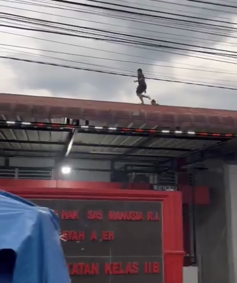 Sebanyak 50 narapidana berhasil kabur dari Lapas Kelas II B Kutacane, Aceh.