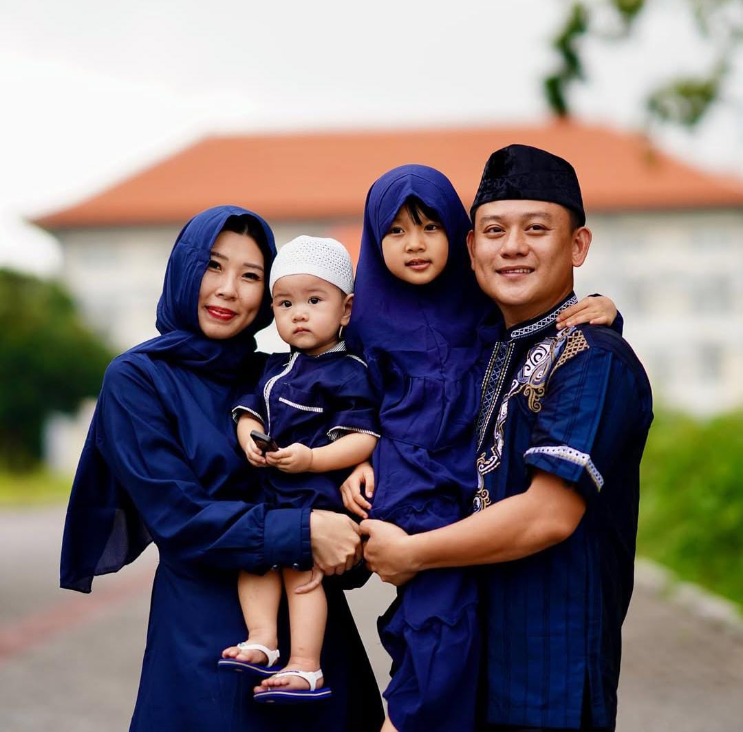 potret bobon bersama keluarganya