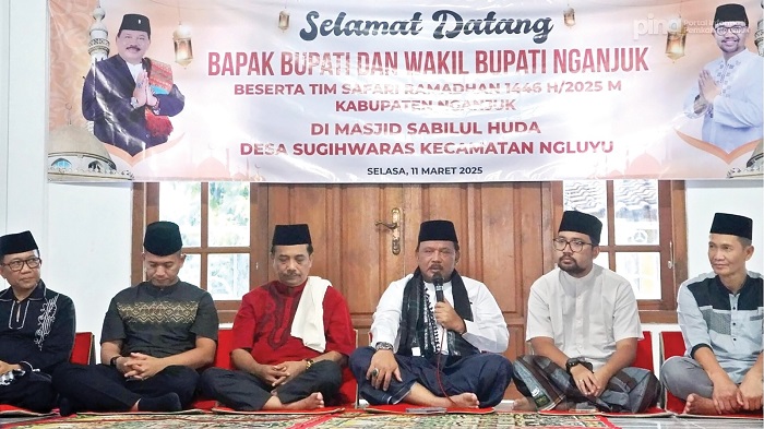 Ketua DPRD Tatit Heru Tjahjono (tiga dari kiri) bersama forkopimda.